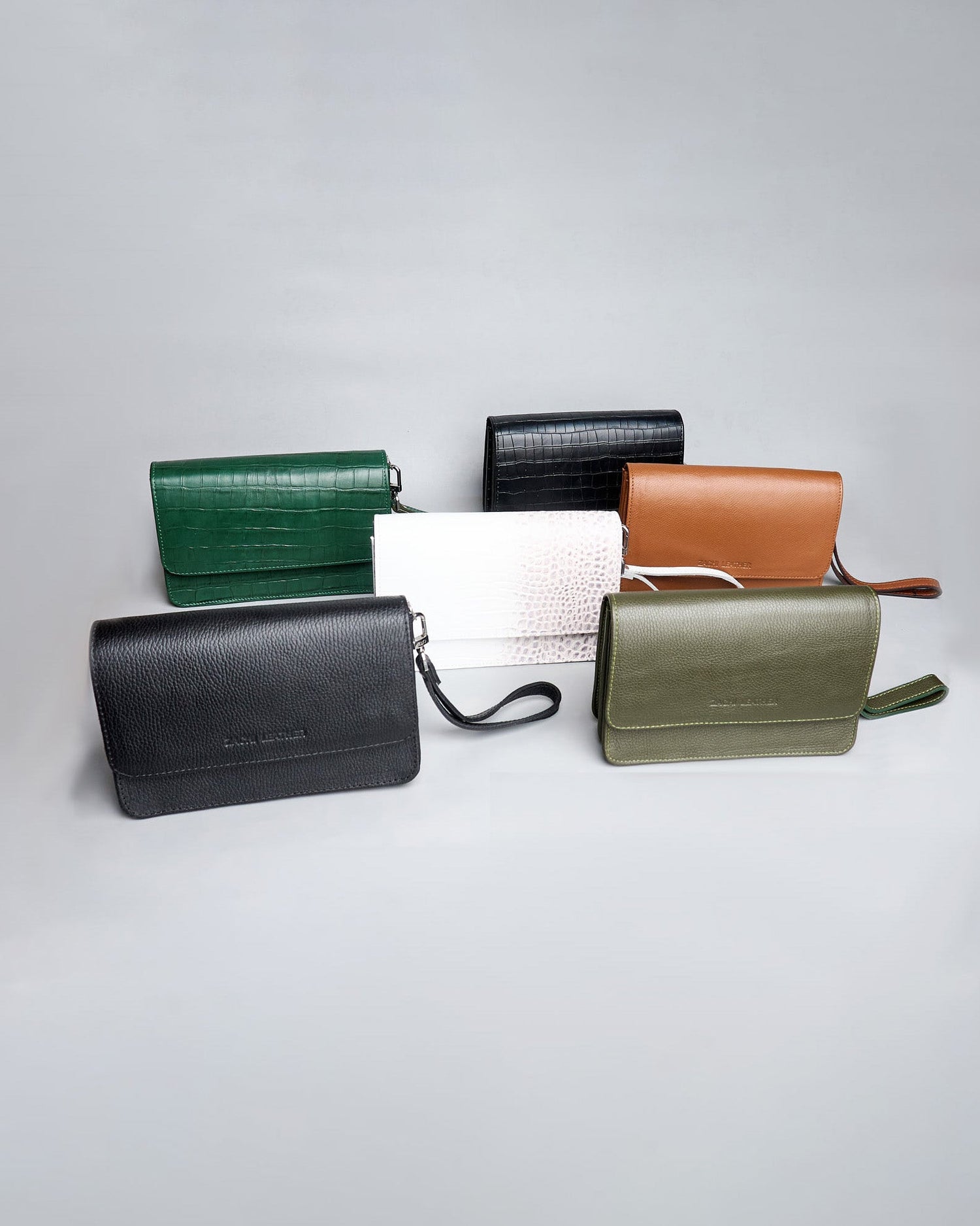 Clutches & wallets