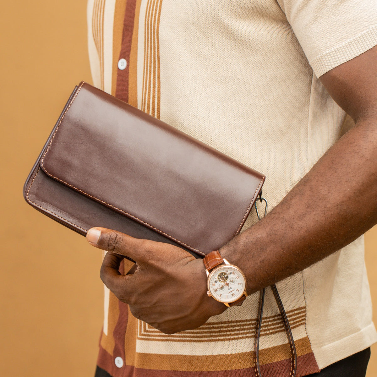 The zachi clutch bag