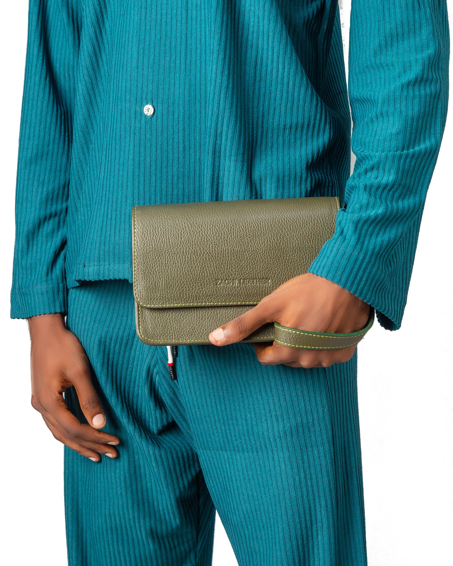 The zachi clutch bag